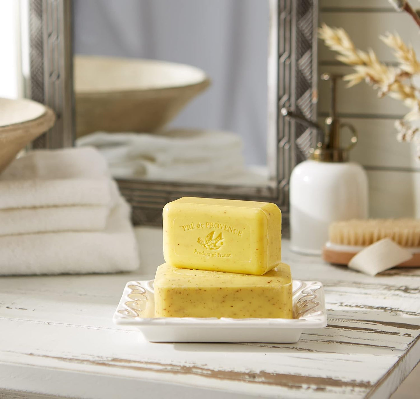 Artisanal Soap Bar, Enriched with Organic Shea Butter, Natural French Skincare, Quad Milled for Rich Smooth Lather, 8.8 Ounce, Lemongrass